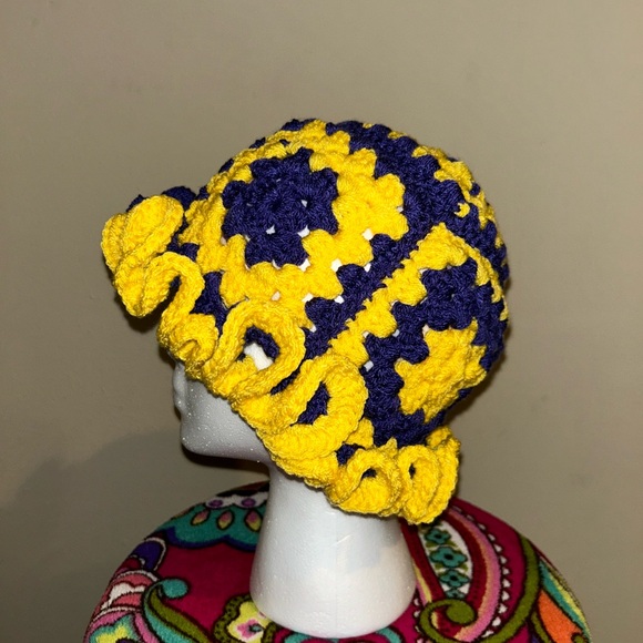 LA Ruffle Beanie - Picture 3 of 3
